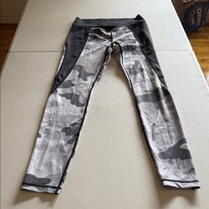 Camouflage Leggings in Black and Gray